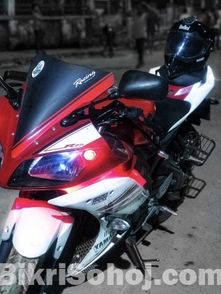 Yamaha r15 v2